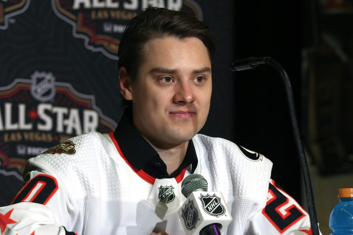 Carolina Hurricanesin kotivoiton loppulukemat viimeisteli suomalaishyökkääjä Sebastian Aho. LEHTIKUVA / Getty Images / AFP