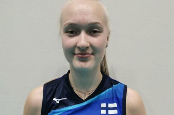 Nella Haataisesta tuli keskiviikkoiltana Nurmossa kaikkien aikojen nuorin lentopallon pääsarjassa kentällä esiintynyt ja pinnoja tehnyt pelaaja.