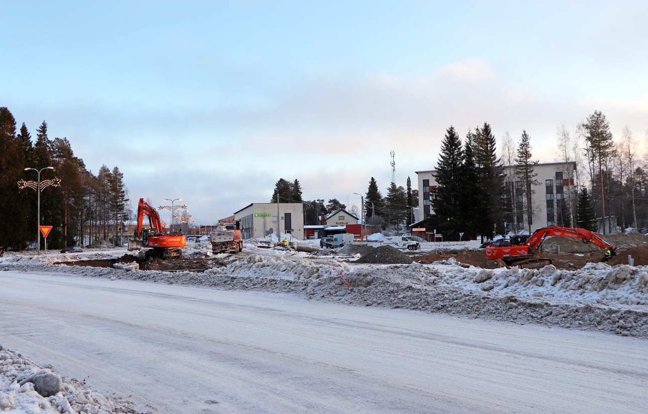 Maanrakennus J. Päkkilän katu- ja vesihuoltotyöt muuttavat väliaikaisesti Varsitien, Jukolantien ja Naamangantien liikennejärjestelyjä.