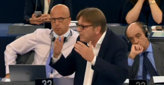 Europarlamentaarikon läksytyksestä Tsiprakselle somehitti – katso video