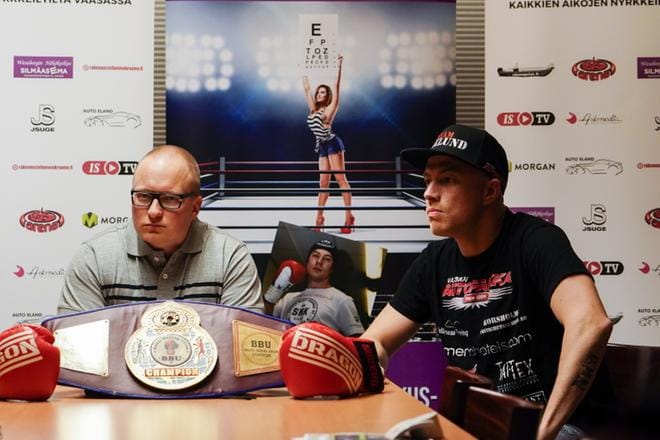 Caramelito Promotionsin perustajajäsen ja manageri Markus Lammi (vas.) ja tallin kuulunut nyrkkeilijä Mathias Eklund jatkavat yhteistyötään. KUVA: SAMPPA TOIVONEN