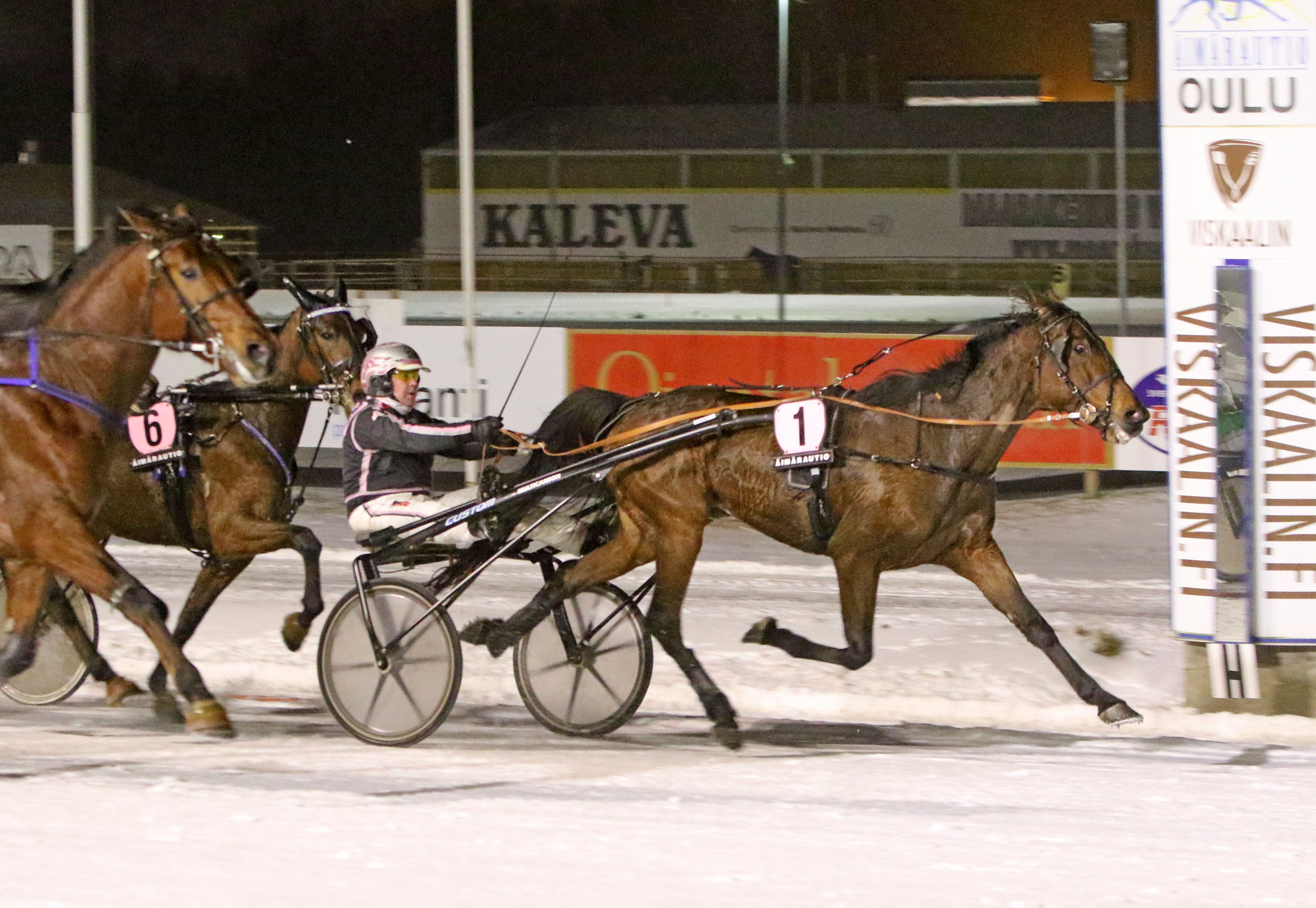 Ari Moilanen ja Antti Teivainen ilottelivat Äimärautiolla