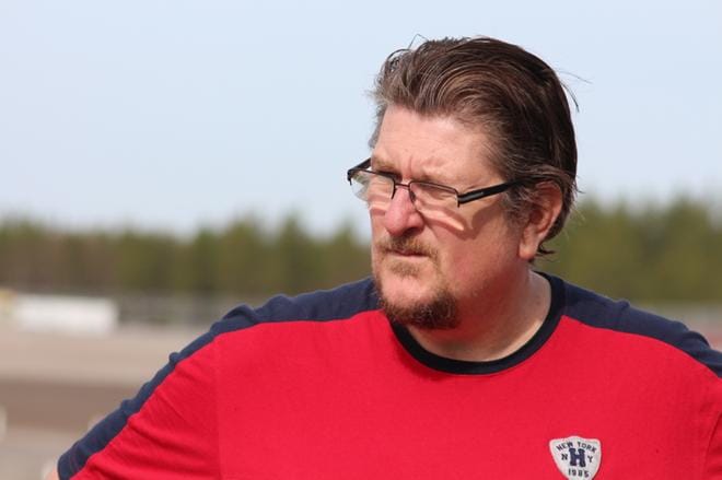 Lillbacka Powerco Oy:n toimitusjohtaja Pekka Lillbacka harmittelee kuljetusalan liiketoiminnan lakkauttamispäätöstä. ARKISTOKUVA