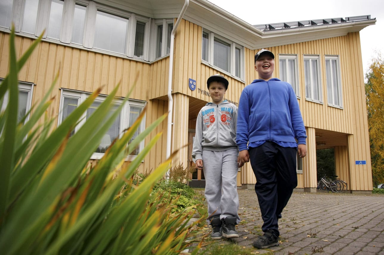 Tyrnävän kunnantalo on päässyt 30 vuoden ikään.
