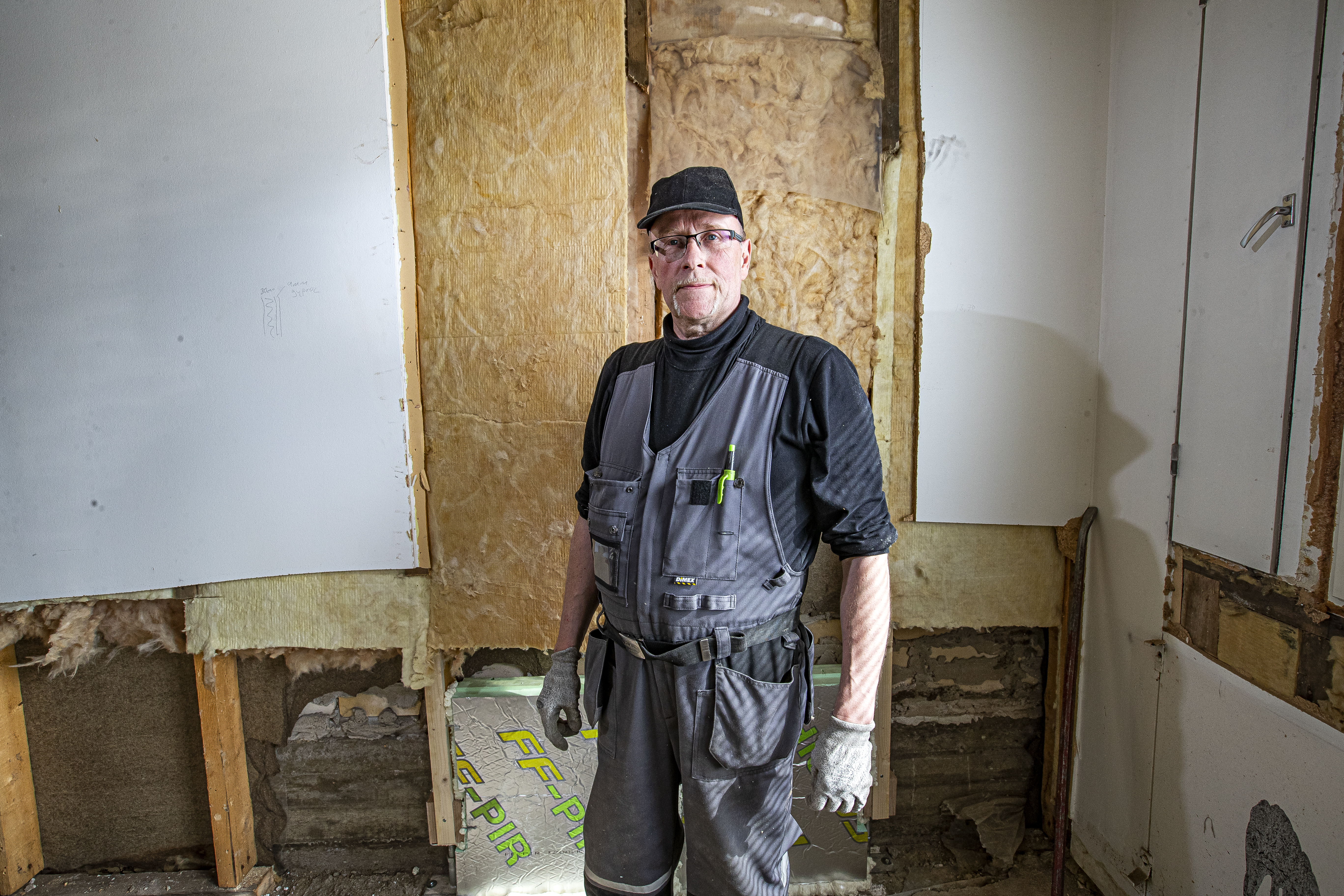 Juha Karppinen remontoi talonsa kauttaaltaan, mutta tarvittaessa kengityksen voi tehdä varsin vähäisellä purkamisella.