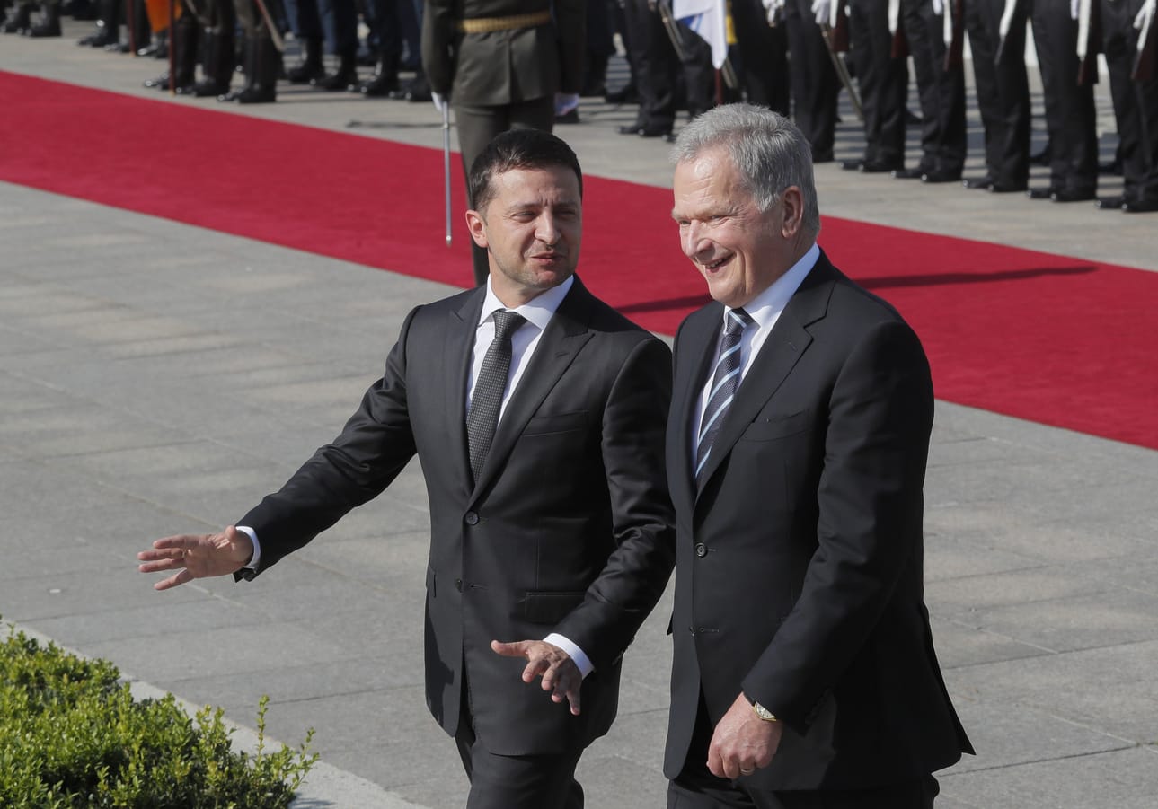 Tasavallan presidentti Sauli Niinistö ja Ukrainan presidentti Volodymyr Zelenskyi tapasivat torstaina ensimmäistä kertaa.