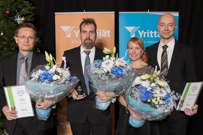 Ilmajoki palkitsi vuoden yrittäjät lauantaina. Kuvassa Pickpack Oy:n Jouni Tyynelä ja Putkirakentajat Oy:n Esko Lehtiniemi, Kati Latva-Kyyny sekä Masa Paavola.