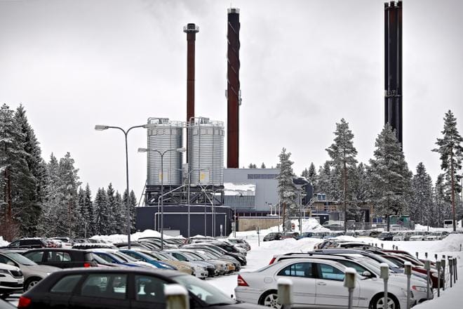 Seinäjoen Energia haluaa eroon öljynpoltosta. Hanneksenrinteen lämpölaitos tuottaa kaukolämmön energiaa biopolttoaineilla, kun se saadaan toimimaan. KUVA: TOMI KOSONEN