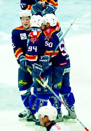 Juhlat pystyss'. Jokerit piti Bluesin nuhteessa perjantaina.