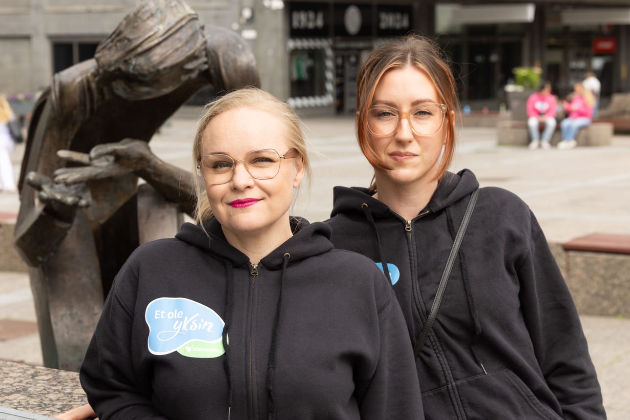 Väestöliiton Et ole yksin -palvelun asiantuntijat Heidi Schrooten ja Nea Bäck kertovat yleisön epäasiallisesta käytöksestä lasten ja nuorten urheilutoiminnassa.
