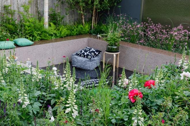 Suomalaisessa puutarhassa kasvaa Suomen luonnosta ja puutarhoista tuttuja kasveja. Ideana on, että sellaisen voisi kuka tahansa tehdä omalle pihalleen. KUVA: CHELSEA FLOWER SHOW