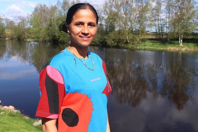 – He pyysivät minulta apua, aivan kuin olisin ulkomailla asuvana osannut jotain enemmän. En tietenkään osannut auttaa, Indira Lehtimäki muistelee Nepalissa kokemaansa hetkeä. Kuva: Saila Collander