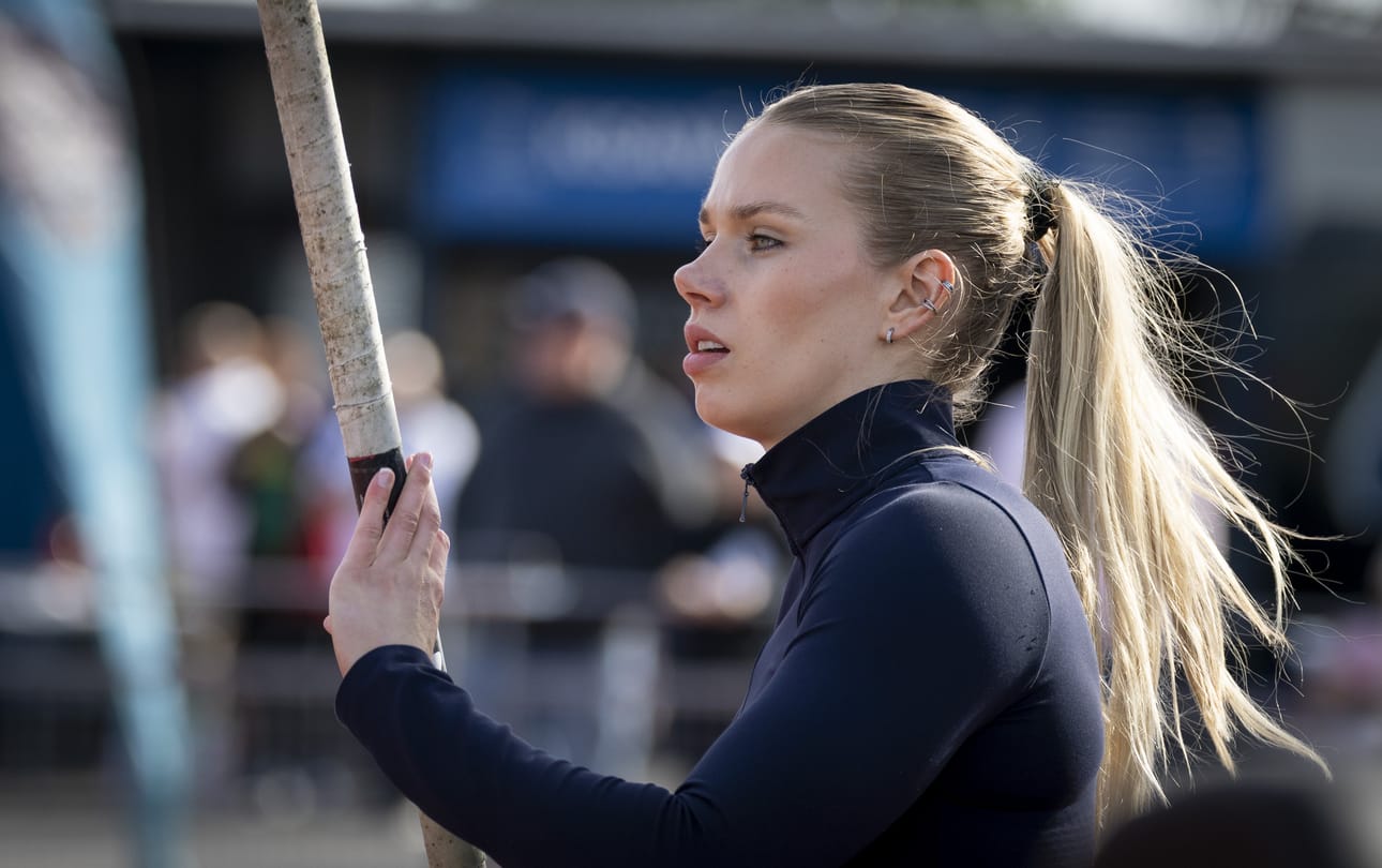 Oulun Pyrinnön Elina Lampelan EM-kisojen kenraaliharjoitus meni pieleen nilkkavamman vuoksi.