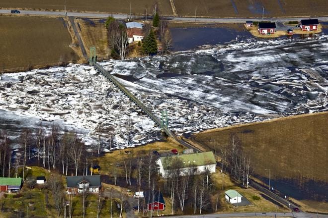 Kyrönjoen jääpadot näyttivät Vähänkyrön kohdalla näin pahalta vuonna 2013. Kuva Eetu Sillanpää