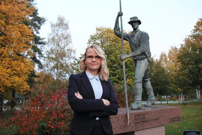 Annukka Annala pyrki Evijärven kunnanjohtajaksi. Valtuusto valitsi tehtävään Mikko Huhtalan. KUVA: MIA KÄRKKÄINEN
