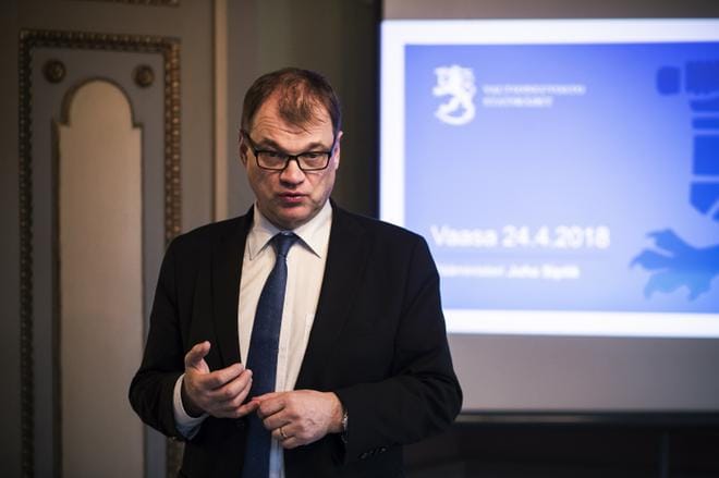 Pääministeri, keskustan puheenjohtaja Juha Sipilä esitteli hallituksen saavutuksia Vaasan kaupungintalolla. KUVA: JARNO PELLINEN