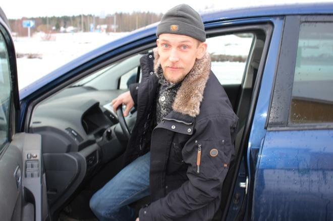 Koulupäätökset ovat Kristiinassa lähes aina myös kieli- tai kyläpoliittisia kiistanaiheita. Henrik Antfolk (r.) RKP:n valtuustoryhmän puheenjohtajana ja kaupunginhallituksen toisena varapuheenjohtajana kantaa suuren vastuun päätöksistä. ARKISTOKUVA: Tauno Riihiluoma