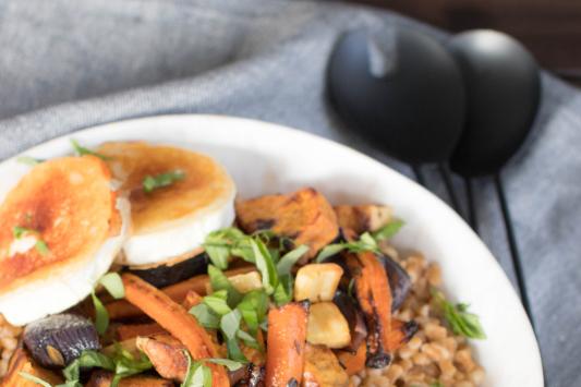 Oletko jo kokeillut lanttunuudeleita, valkojuuritahnaa, raitajuurisalaattia tai punajuuribrownieta? Kokosimme 10 parasta juuresreseptiä