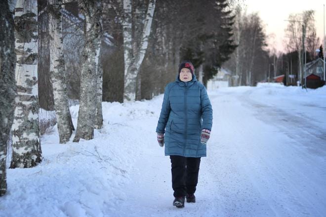 Sirpa Anttila on ammatiltaan perhepäivähoitaja. Hän epäilee, ettei olisi jaksanut työssään eläkeikään asti ilman lihavuusleikkausta. Matka leikkauksen jälkeen ei ole aina ollut ihan helppoa, mutta hän katuu vain sitä, ettei lähtenyt urakkaan aiemmin. KUVA: JOHANNA KATAJA