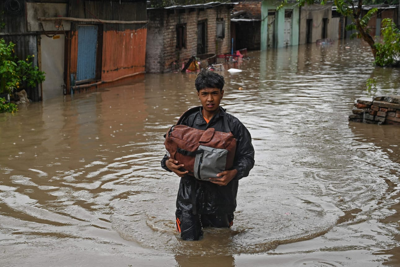 Nepalin itä- ja keskiosat ovat kärsineet perjantaista alkaen tulvista. LEHTIKUVA/AFP