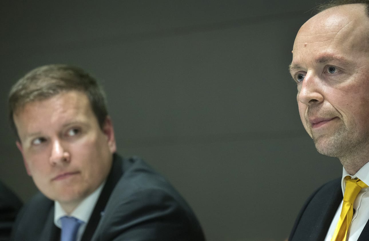 Perussuomalaisten eduskuntaryhmän puheenjohtaja Ville Tavio (vas.) ja perussuomalaisten puheenjohtaja Jussi Halla-aho ja koko eduskuntaryhmä ovat valmiudessa jättämään välikysymyksen ulkoministeri Pekka Haaviston (vihr.) toiminnasta.