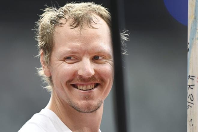 Lassi Etelätalo puolustaa Suomen keihäsmainetta olympiafinaalissa. Kuva: Lehtikuva/Heikki Saukkomaa