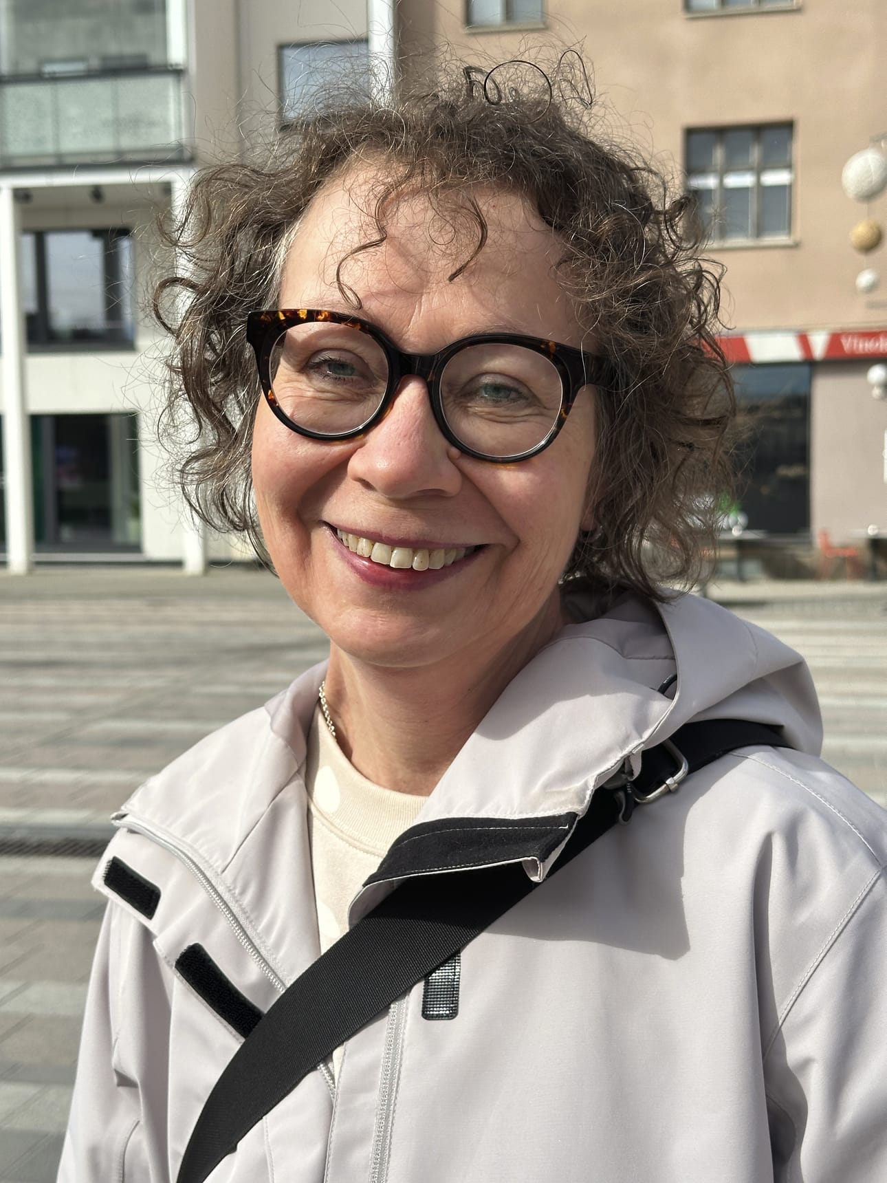 – Äidiltä olen oppinut realistista elämänasennetta ja luottamusta asioihin, pohtii Merja Ojanen.