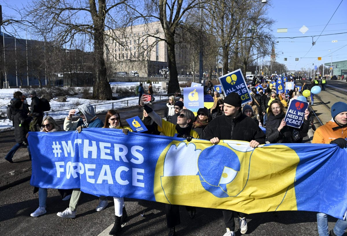 #mothersforpeace-rauhankulkuetta Helsingissä. LEHTIKUVA / Vesa Moilanen