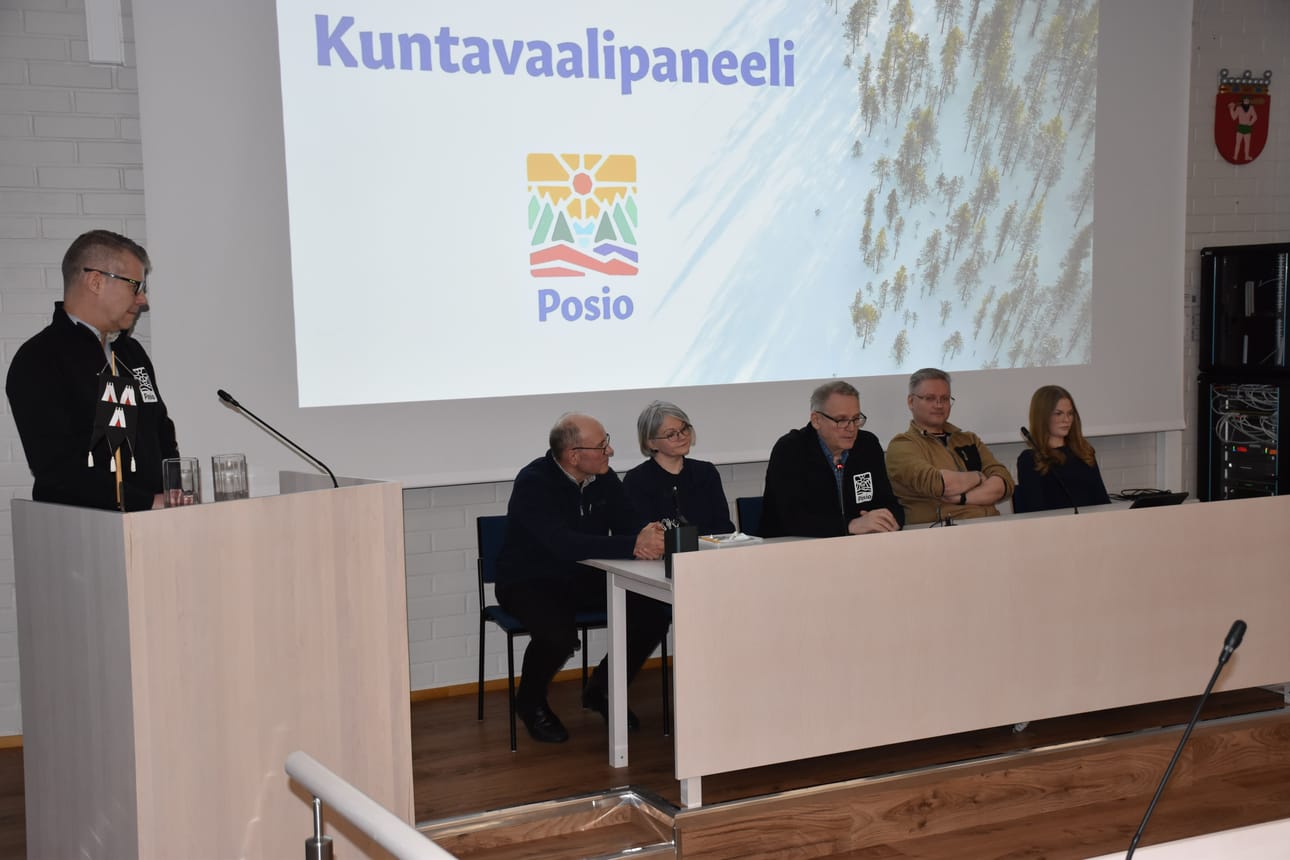 Panelisteiksi paikalle oli saatu Heino Kulojärvi (Ryhmä 2008), Johanna Mursu (kesk. sitoutumaton), Heikki Maaninka (kesk.), Marko Uskelin (vihreät) ja nuorisovaltuuston edustaja Alina Lasanen. Kunnanjohtaja Pekka Jääskö (vas.) esitti kysymyksiä.