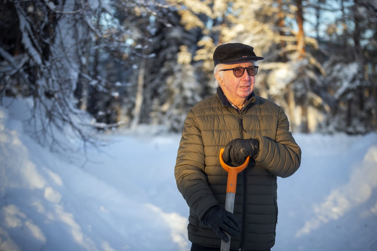 Raimo Rauhala on seurannut tiedotusvälineistä sitä, että jotkut vaativat barrikadeilla muutoksia. – Kannattaisi pikemmin osallistua vaalien kautta yhteisten asioiden eteenpäin viemiseen kuin vain mieltä osoittamalla.