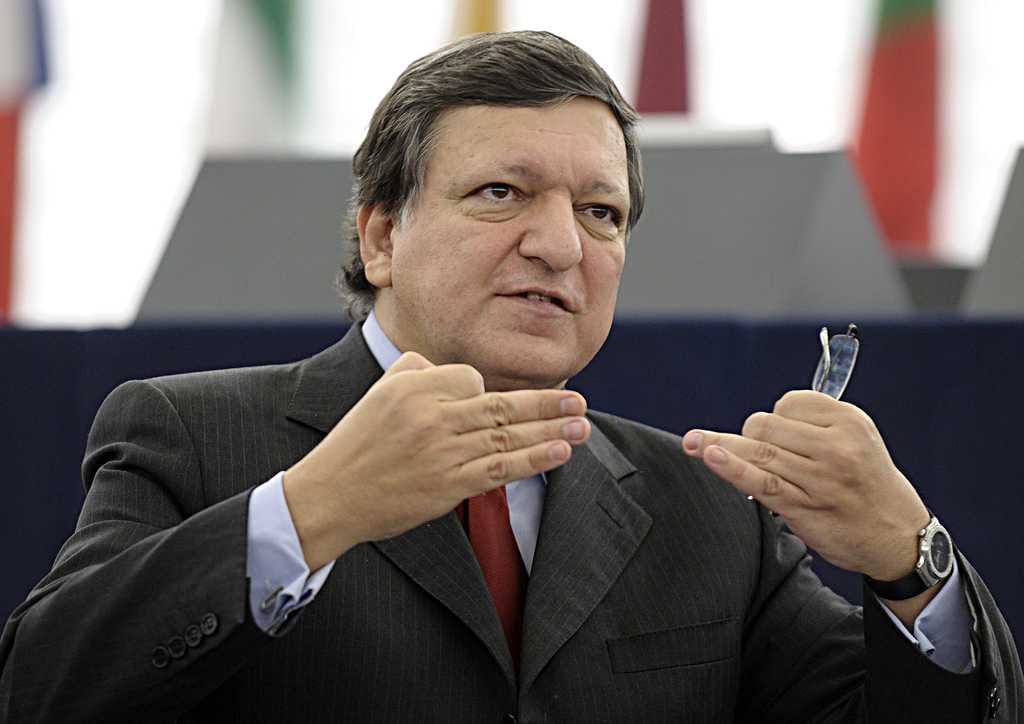 EU-komission puheenjohtajan Jose Manuel Barroson mukaan yhteisvaluutta euron pelastaminen edellyttää euromailta entistä tiiviimpää yhdentymistä.