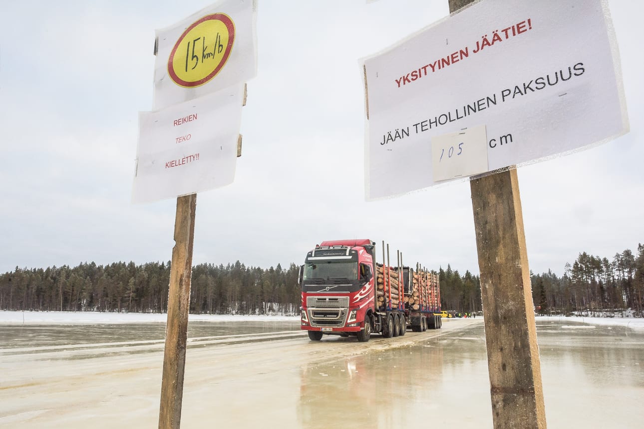 Ahosaareen vie parinsadan metrin pituinen jäätie.