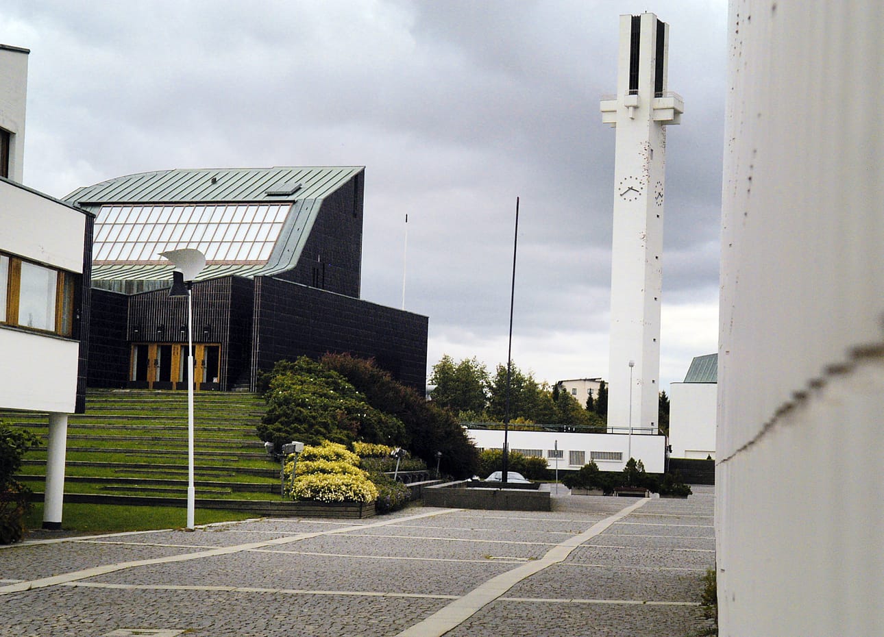 Aalto-keskus koostuu kokonaisuudesta, joka kaipaa jatkuvasti korjausta ja huolenpitoa. Tämä arkistokuva on vuodelta 2005.