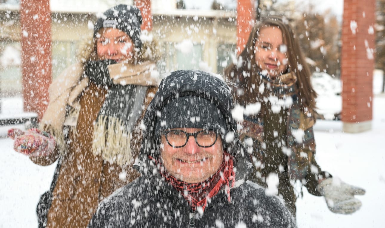 Pasi Janhunen on Siirin ja Maijan sankari ja nolo äijä.