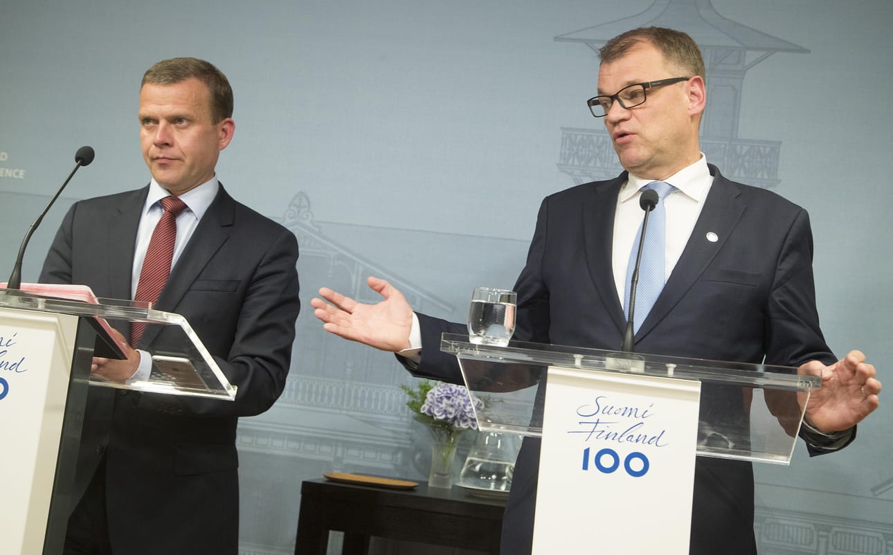 Pääministeri Juha SIpilällä (kesk., oik.) ja valtiovarainministeri Petteri Orpolla (kok.) on samanlainen käsitys yhtiöittämisasiasta.