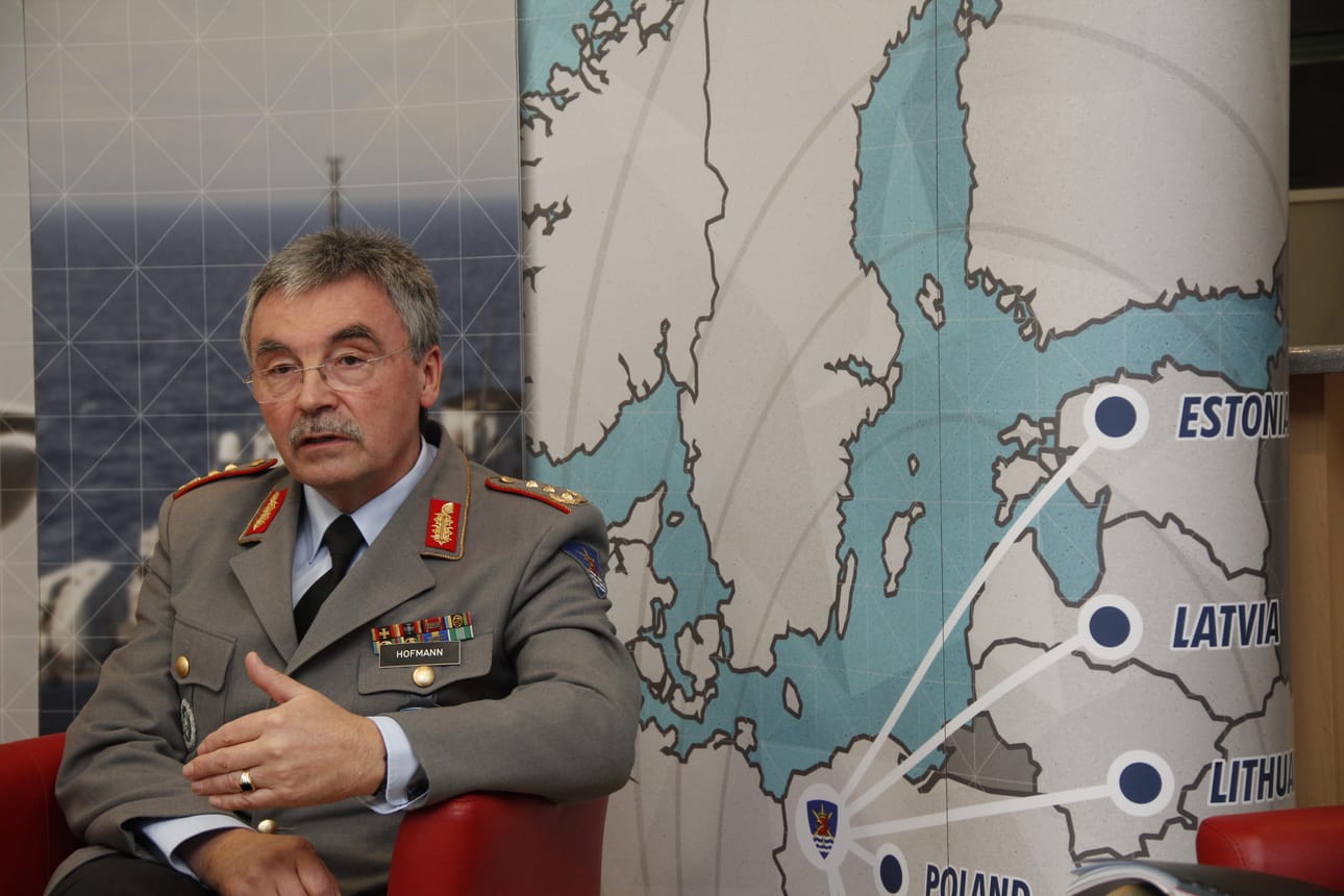 Jos Suomi liittyy Natoon, Helsinkiin perustettaisiin todennäköisesti 40 upseerin Szczecinin tukikohdan alainen esikunta. Suomi on ratkaisevan tärkeä maa tällä alueella, saksalainen kenraaliluutnantti Manfred Hofmann, Szczecinin tukikohdan komentaja painottaa Lännen Medialle.