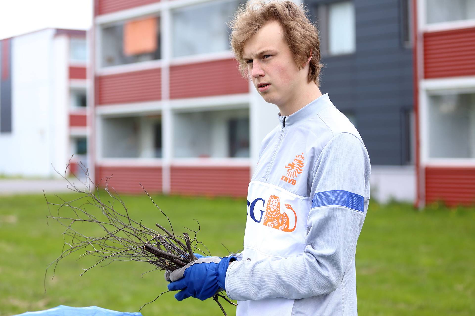 Aleksi Kylmälä aloittaa kahdeksantuntisen työpäivänsä jo varhain aamulla.
