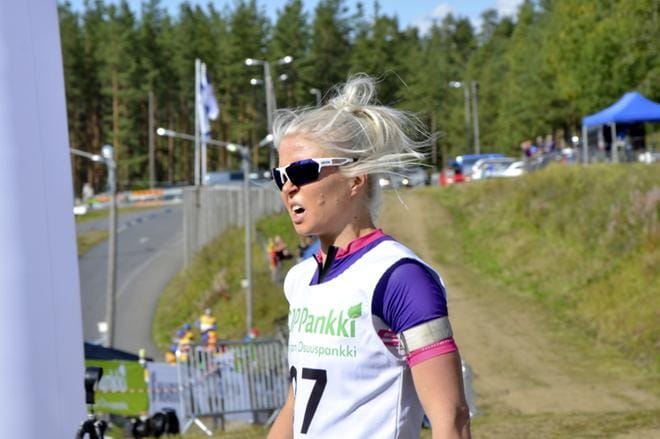 Mari Laukkanen voitti naisten yleisessä sarjassa pikamatkan SM-kultaa. KUVAT: HANNELE YLI-VIITALA