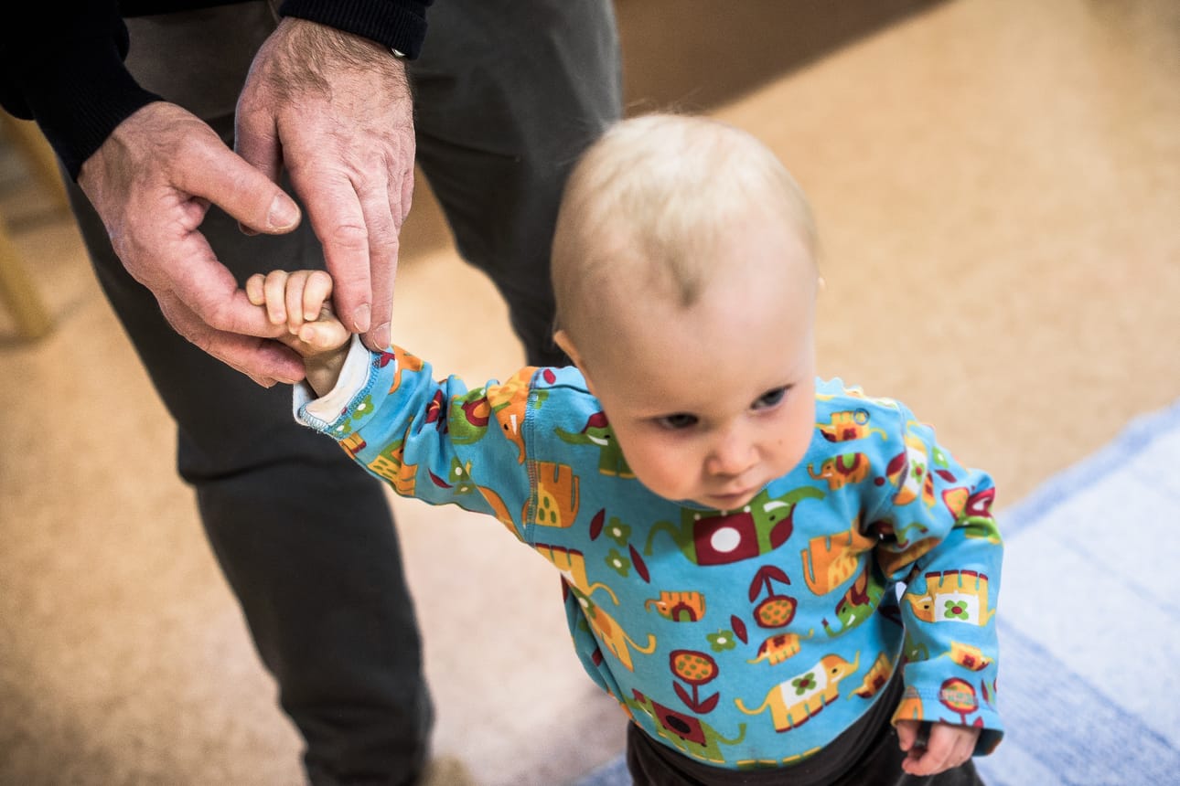 Posion seurakunnan suunnittelema varamummi ja -pappa -malli ei noussut pystyyn. Kuvituskuva.