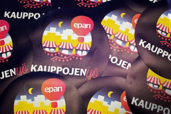 Kauppojen yössä keskustan liikkeet ovat auki kello 22.00 saakka. Kuva Laura Syväoja