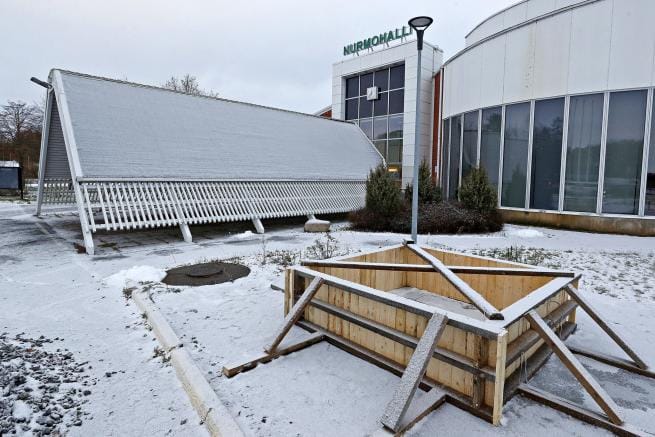 Valtakunnallinen painijapatsas pääsee lähiaikoina näkyvälle paikalle Nurmo-hallin edustalle. KUVA: KARI LÖFHJELM