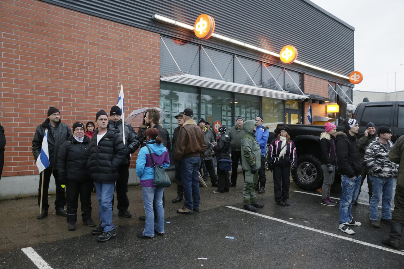 Mielenosoitus Kempeleessä.