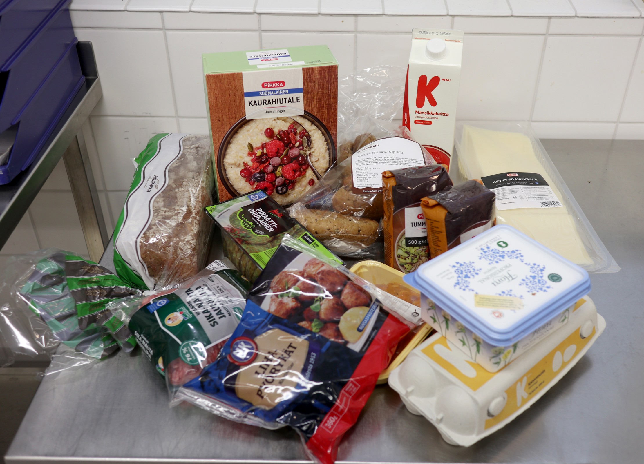 Ruuan kulutus lisääntyy kotona, kun siellä ollaan enemmän.