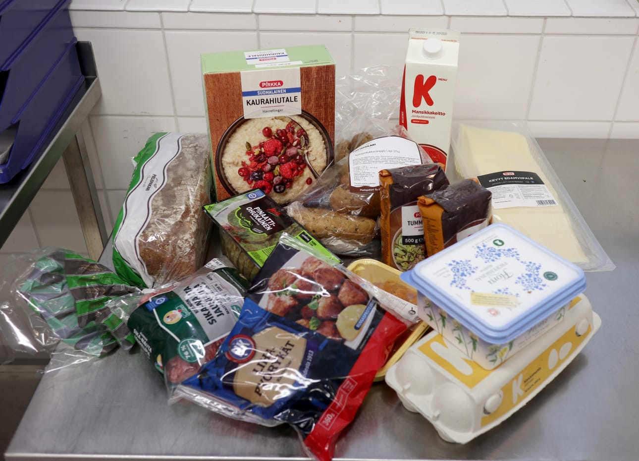 Ruuan kulutus lisääntyy kotona, kun siellä ollaan enemmän.