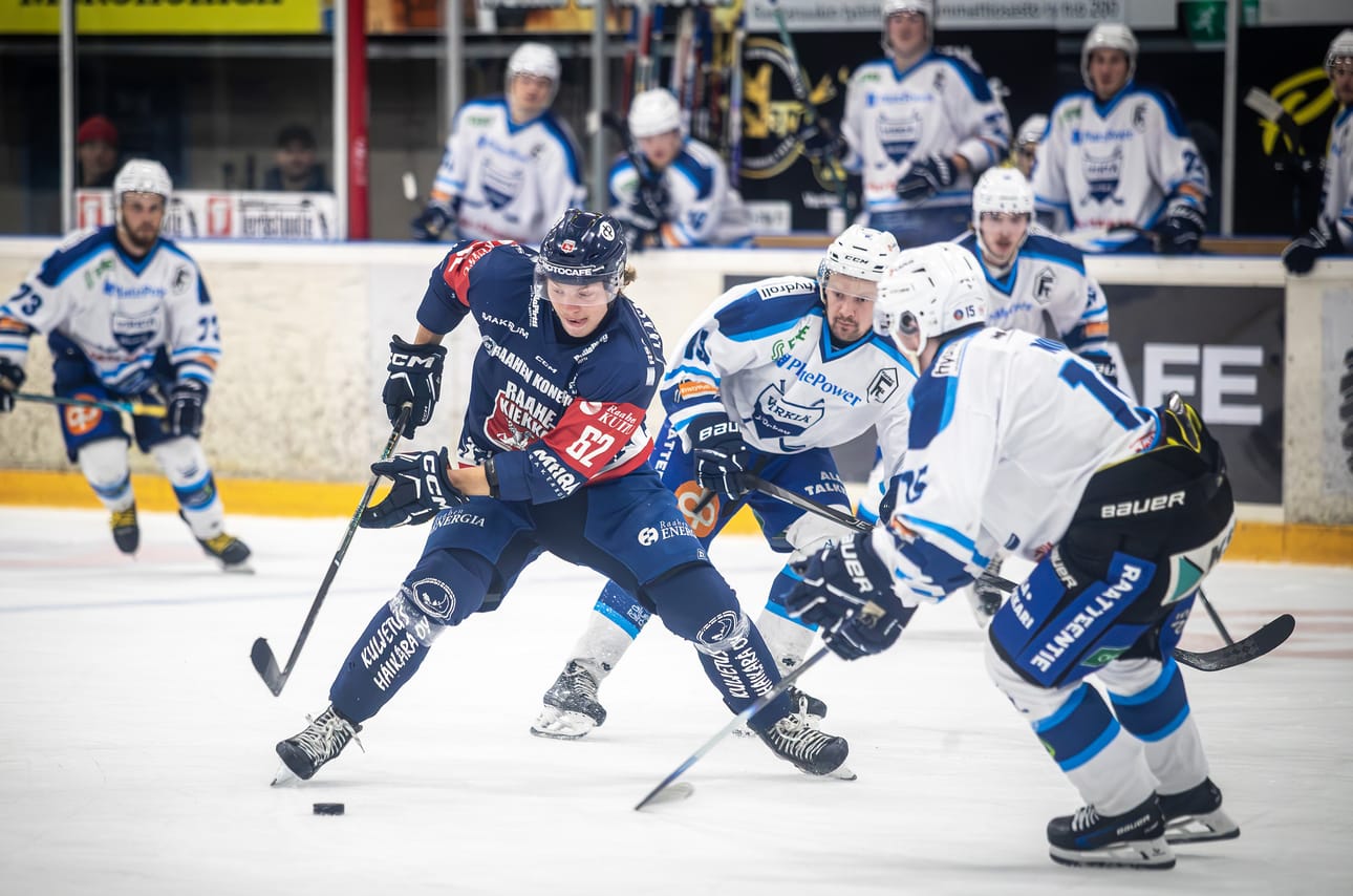Raahe-Kiekko kohtasi perjantaina vieraissa Forssan FPS:n. Joel Jääskelinen oli monessa mukana.