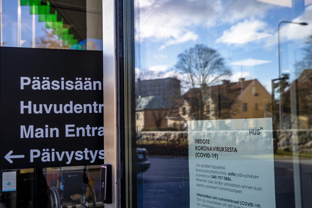 Helsingin ja Uudenmaan sairaanhoitopiirissä on todettu eniten koronatartuntoja Suomessa.