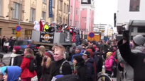 Penkkarihulinaa Oulun keskustassa