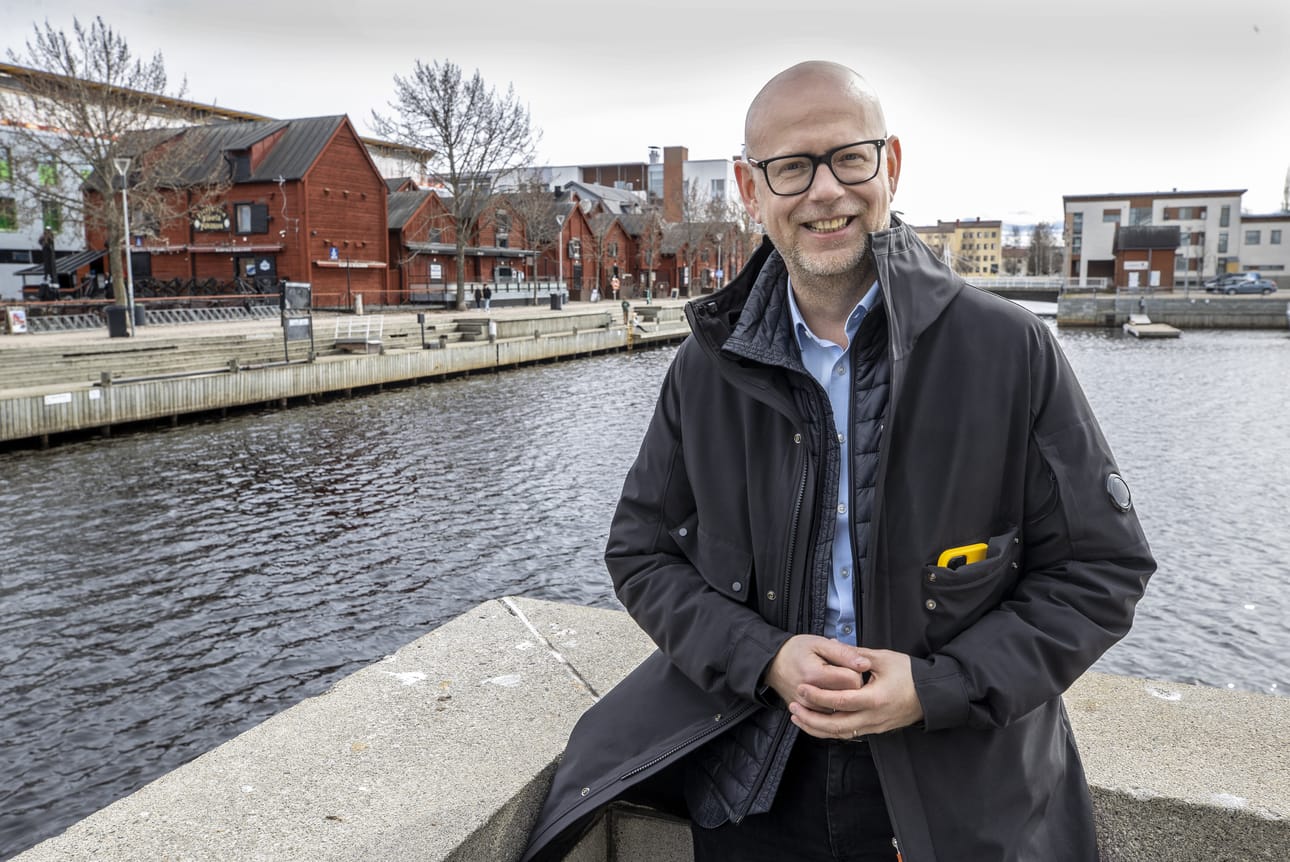 Työelämäprofessori Nando Malmelin puhui Oulun kauppakamarin kevätfoorumissa radikaalista uudistumisesta työelämässä. Se on nyt tärkeämpää kuin ehkä koskaan aikaisemmin.