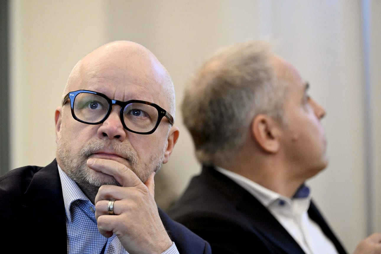 Etlan toimitusjohtaja Aki Kangasharju (vas.) ja Laboren johtaja Mika Maliranta. Kuva keskustan eduskuntaryhmän talousvaihtoehdon julkistustilaisuudesta viime toukokuulta. LEHTIKUVA / MARKKU ULANDER