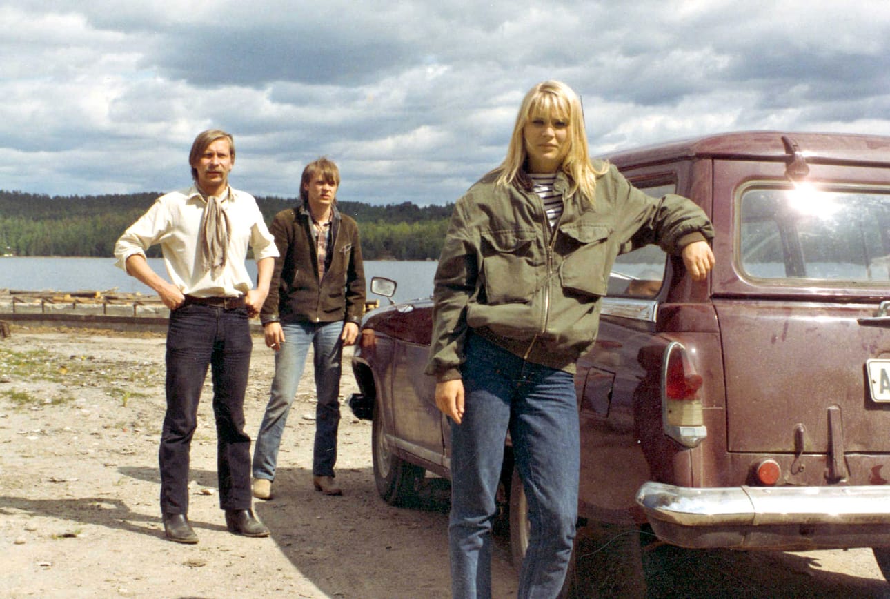 Arvottomat aloittaa Kaurismäki-elokuvien kattauksen. Kuvassa Matti Pellonpää, Juuso Hirvikangas ja Pirkko Hämäläinen.